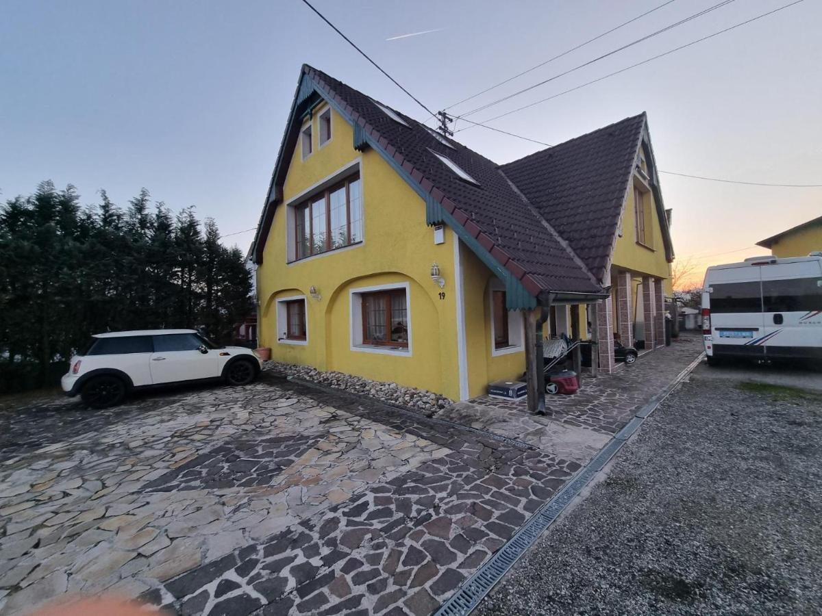 Pension Donaublick Grein 2 In Stifterstrasse 19A Exterior photo
